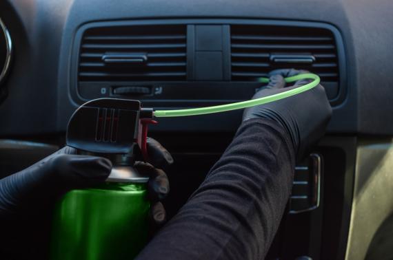 Recharger le gaz de la climatisation d’une voiture : quelques points à connaître