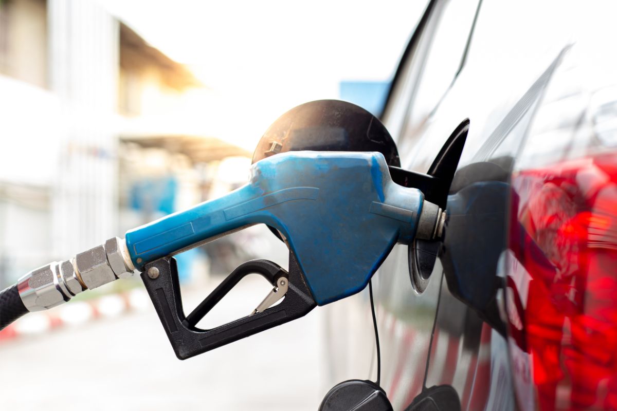 Comment fonctionne la politique de carburant lors de la location de voiture ?
