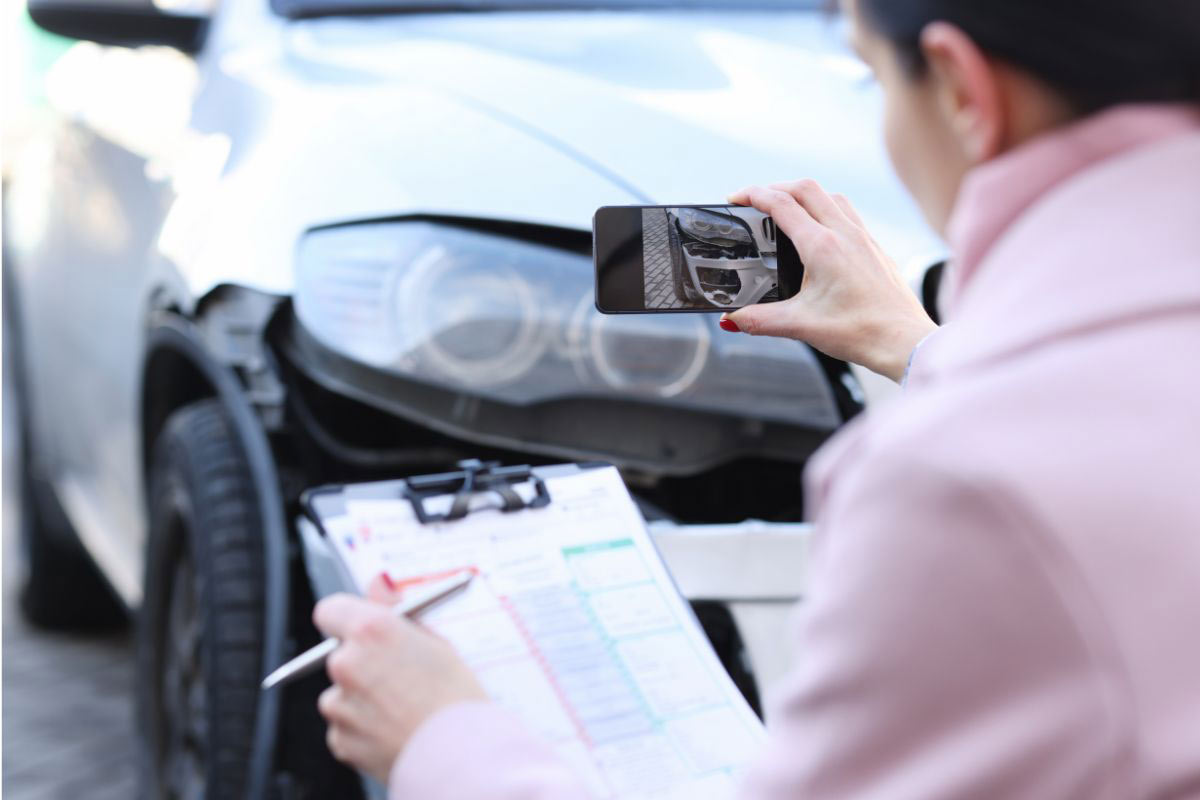 Comment évaluer les coûts et les options de réparation lors de dommages importants à la carrosserie d’un véhicule ?