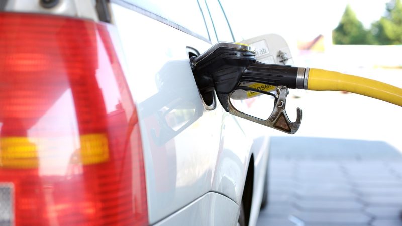 Économisez sur l’essence : 10 conseils pratiques pour réduire votre consommation