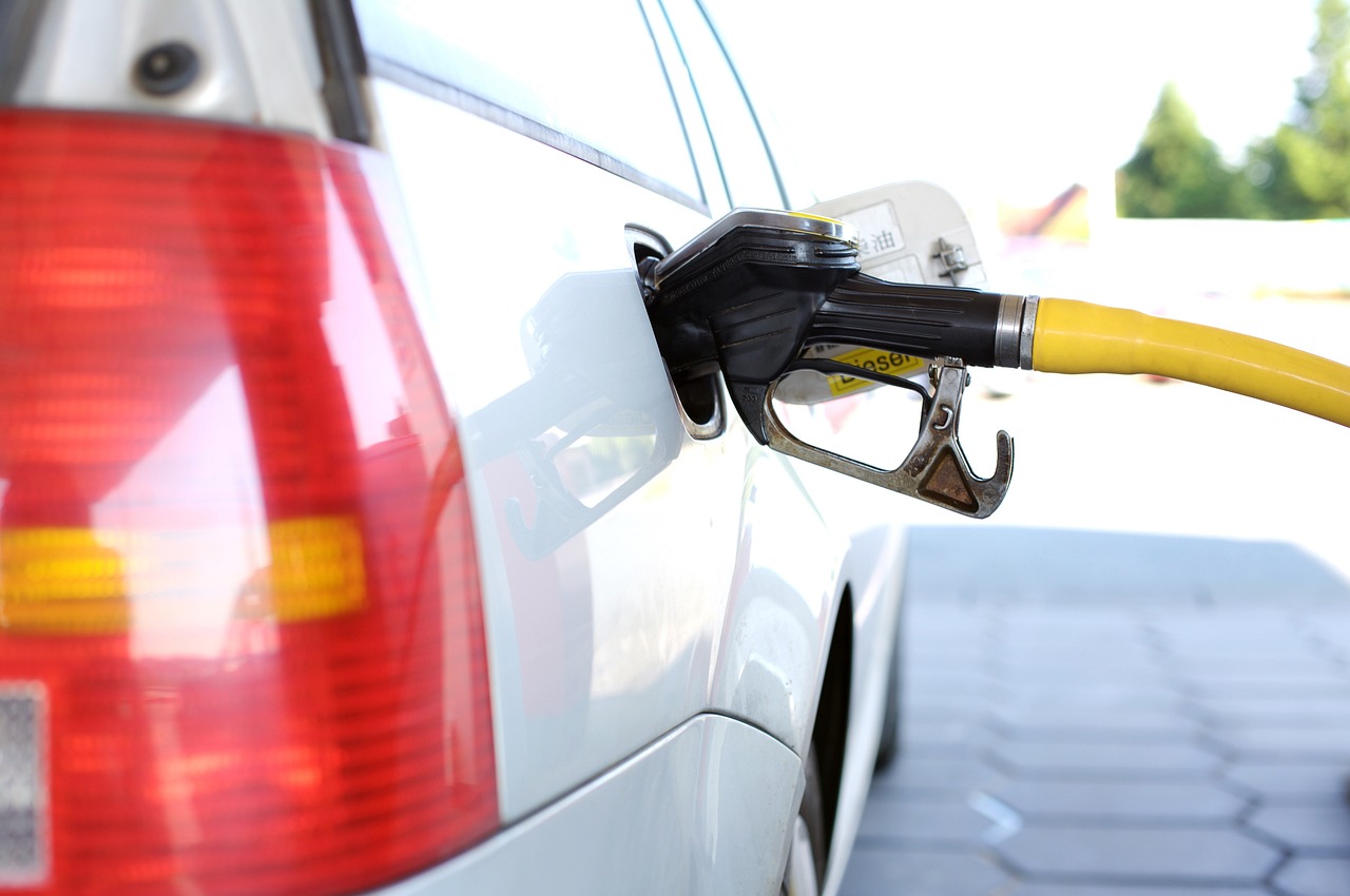 Économisez sur l’essence : 10 conseils pratiques pour réduire votre consommation