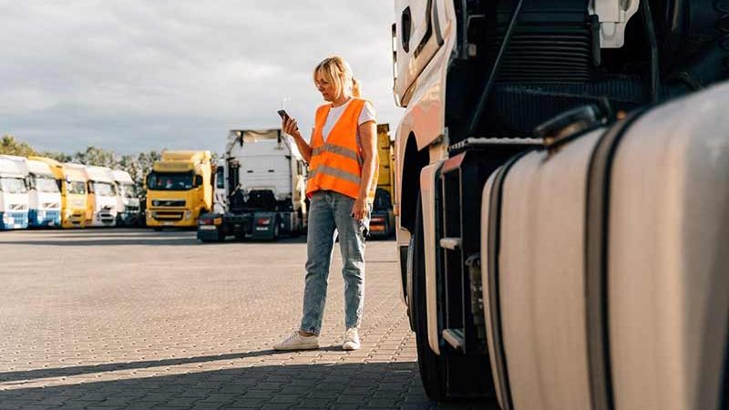 Stationnement sécurisé pour les camions : Ce que vous devez savoir avant de vous arrêter