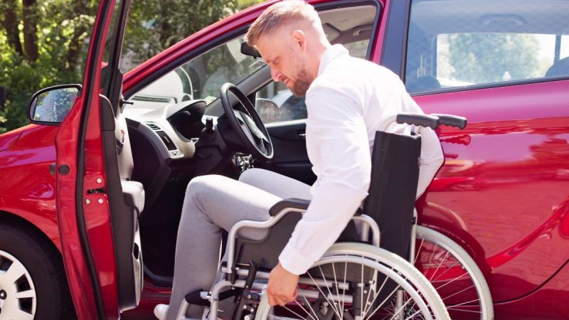 Tout ce qu’il faut savoir sur l’équipement de conduite pour handicapés